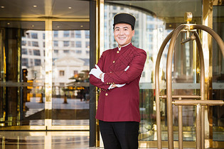 專業酒店管理服務人員的接待形象及高清圖片下載指南